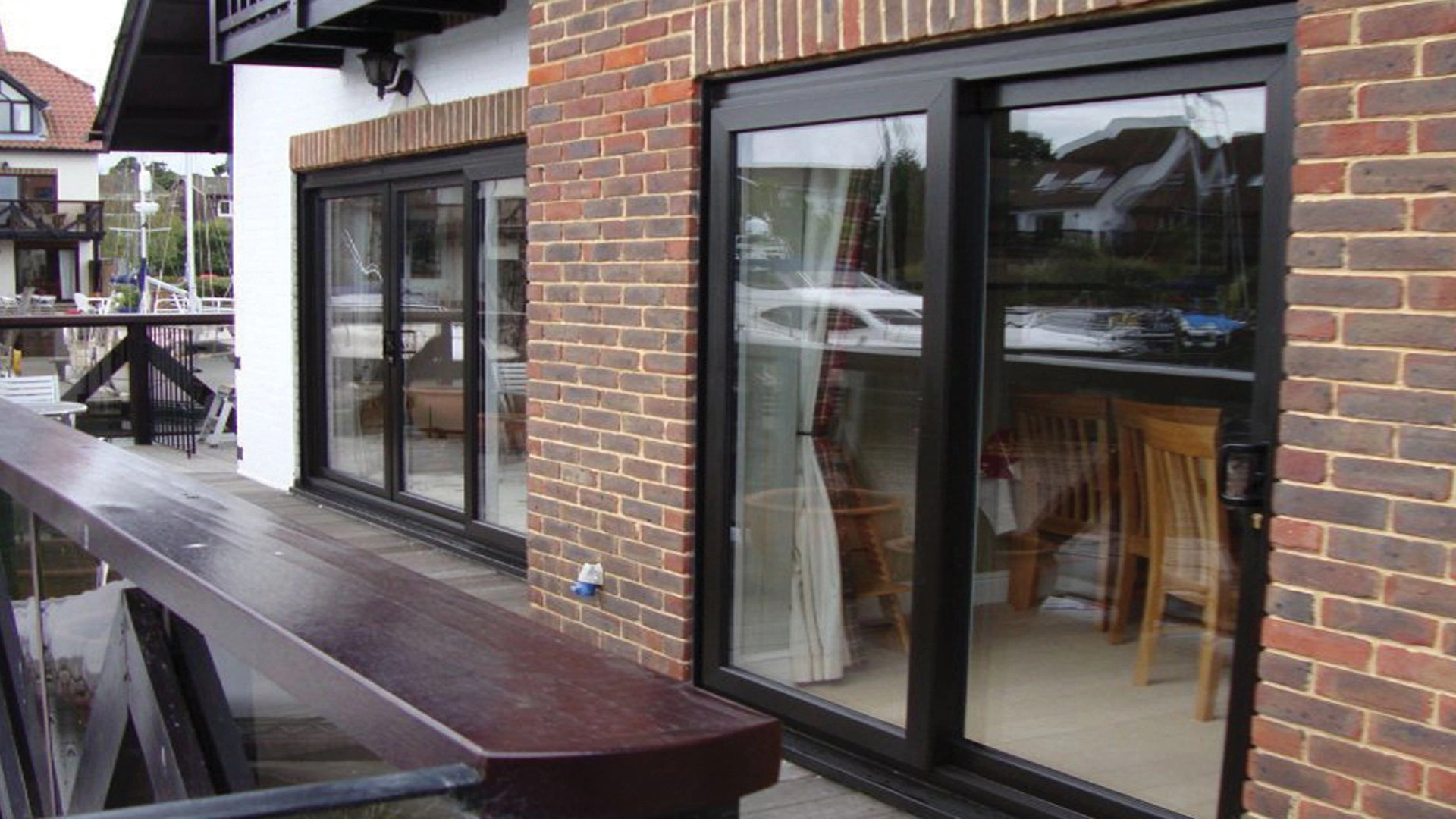 patio-sliding-doors-external-black-frame-autumn-home-improvements-bracknell