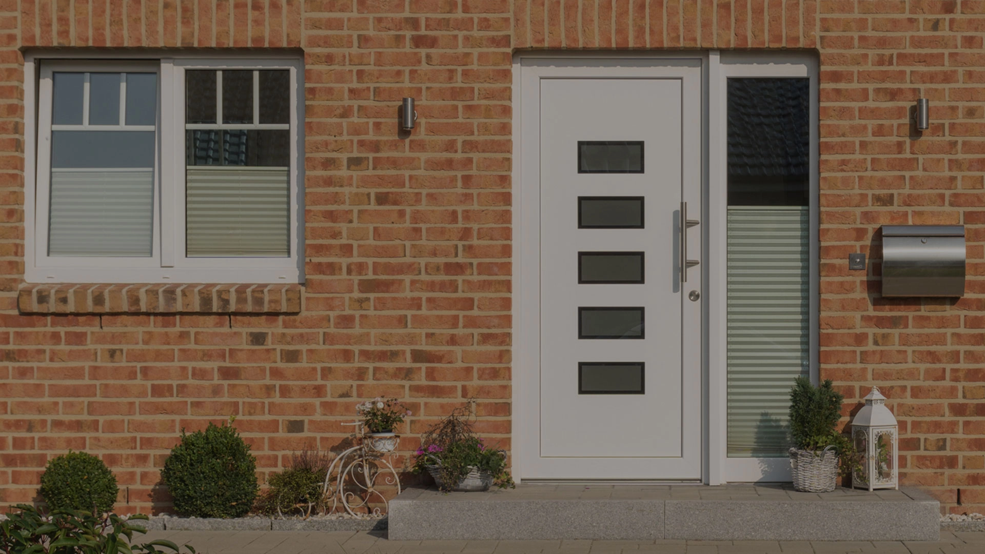 single-aluminium-front-doors-with-side-panel-autumn-home-improvements-bracknell