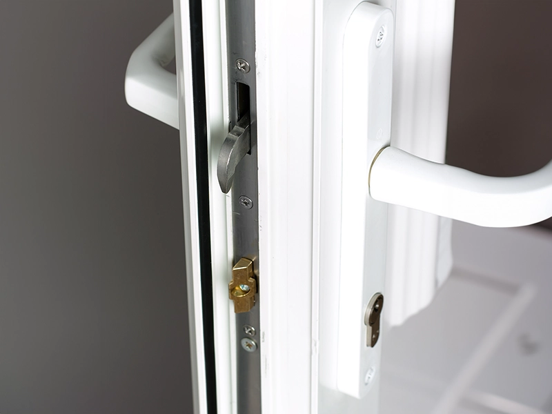 alternative-to-timber-close-up-on-door-locking-mechanics-fitted-in-bedfordshire