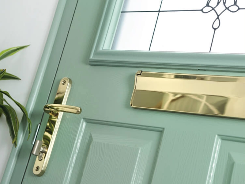 composite-solidor-door-handle-detail-newglaze-windows-doors-conservatories-bedfordshire