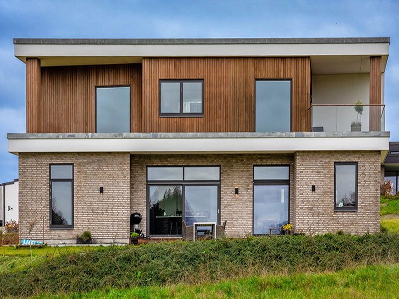 alu-clad-tilt-and-turn-windows-on-modern-looking-home-fitted-in-oakham