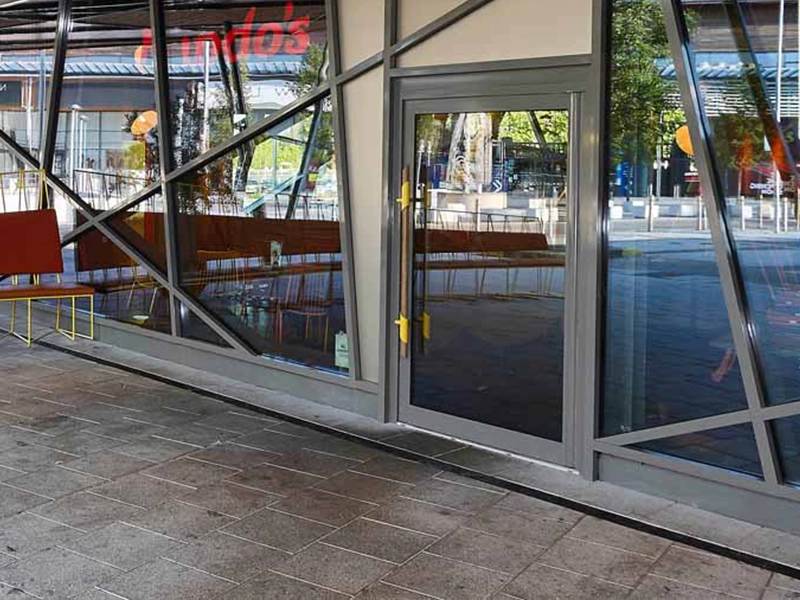 aluminium-commercial-glazing-feature-ridon-glass-southampton